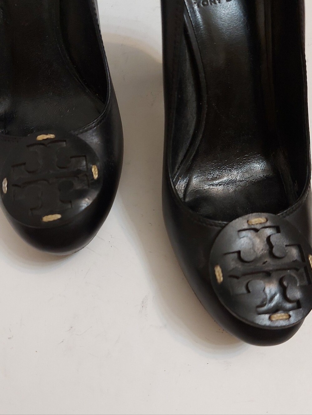 Tory Burch women’s leather shoes - Picture 2 of 9